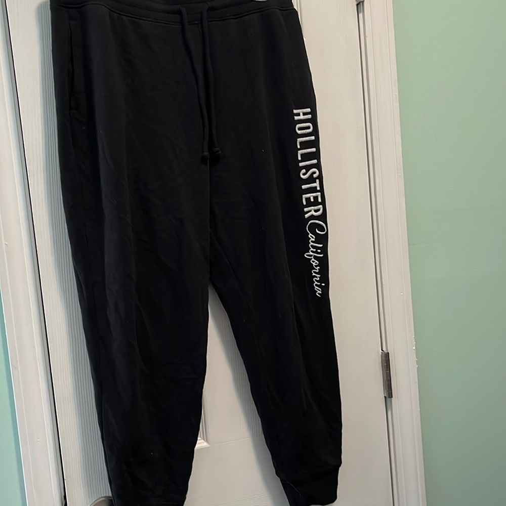 🌵. Women’s Hollister Sweatpants - Picture 1 of 6